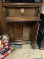 Semi Antique Sparton Cabinet Radio