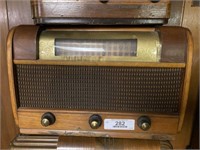 Crosley Mod TC Radio