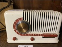 Silvertone Vintage Radio