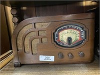 Antique Shortwave Broadcast Radio