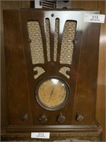 Silvertone American Police Tube Radio