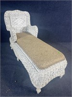 CHILD SIZE WICKER CHAISE LOUNGE