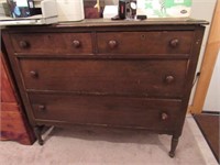 Vintage 4 Drawer Chest/Dresser