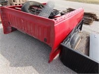 2004 F-150 FORD 6' PICKUP BED WITH LINER AND A TAI