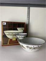 LENOX TIERED BOWL SET IN OB