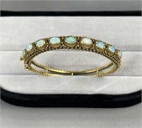 Vintage 14KYG Opal Hinged Bangle Bracelet