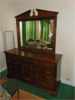 (7) Deer Psth Brand drawer dresser W/mirror