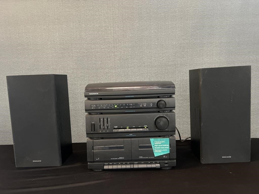 Magnavox Like New Stereo System W/ Turntable