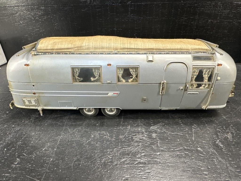 FRANKLIN MINT 1968 AIRSTREAM TRAVEL TRAILER