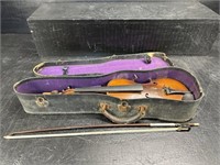 ANTIQUE CZECHOSLOVAKIA VIOLIN AND BOW IN CASE
