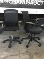 2 Rolling adjustable ergonomic office chairs