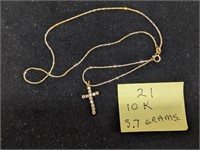 10k Gold 3.7g Necklace with Cross Pendant