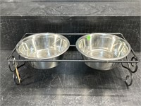 PR OF STAINLESS DOG DISHES ON STAND