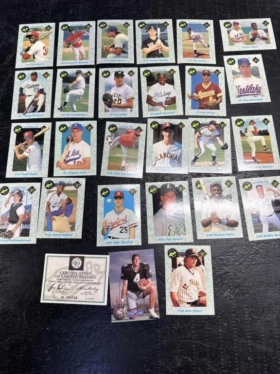 LOT OF VARIOUS SPORTS CARDS