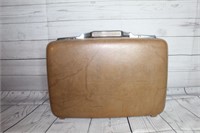 Vintage AmericanTourister hard shell suitcase