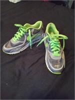 Womens nike air max shoes size 8