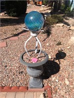 Planter with glass ball #365