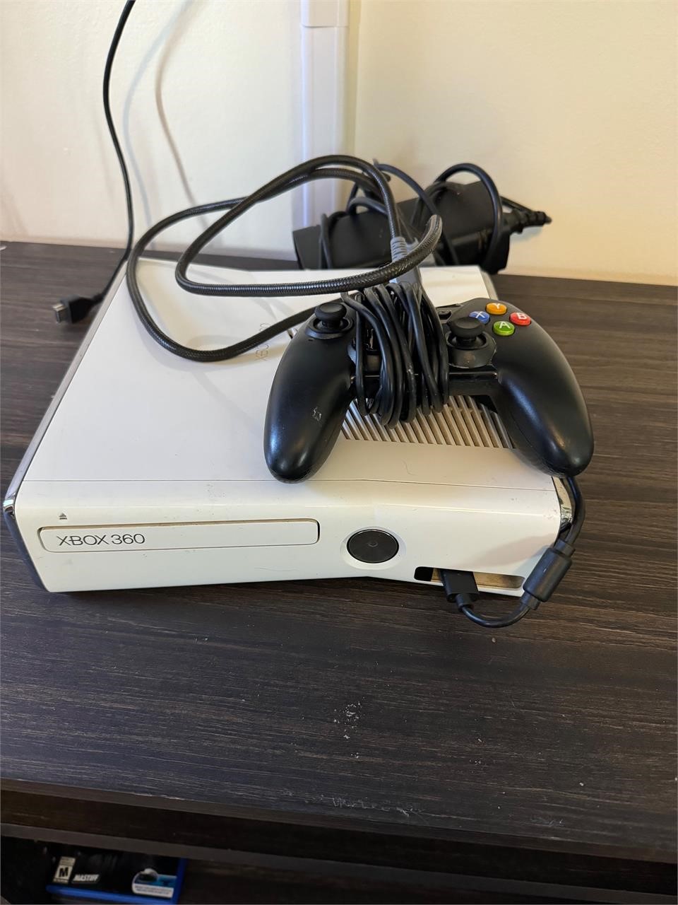 Xbox 360 with controller and cords tested works