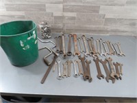 QTY. OF WRENCHES /BOX ENDS /FLATS / COMBINATIONS