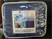 Twin, reversible quilt set brand new