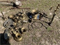 ASSORTED BRASS ITEMS - TURTLE, CRAB, AND MORE