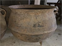 Vintage Large Cast Iron Kettle Pot