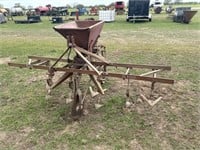 2row cultivator w side dresser Massey Ferguson