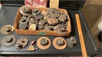 ASSORTED VINTAGE RADIO/TV KNOBS AND PARTS