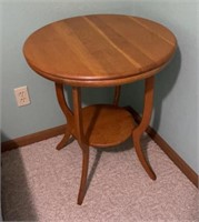 Round Oak wooden end table 24 diameter x 28 1/2