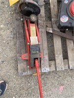 Hydraulic floor jack