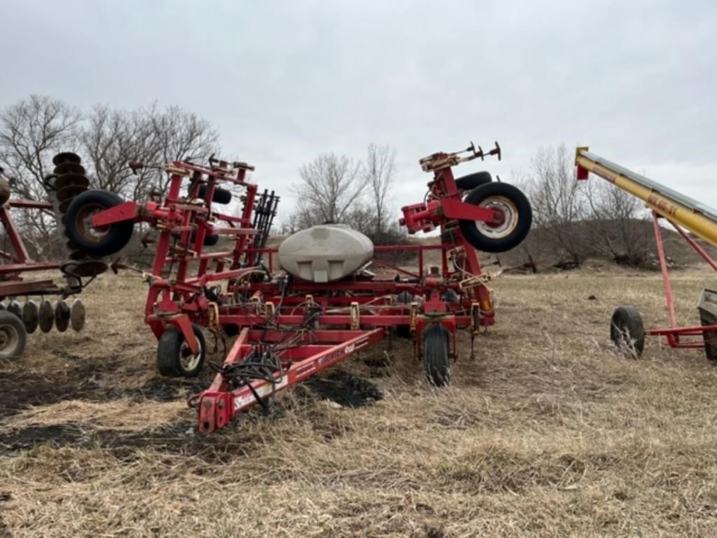 Wil-Rich 28' Field Digger with Hydraulic Wings