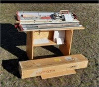 Toyota KS 950 Knitting Machine W/ Supplies