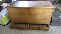 LGE PINE DOVETAILED BLANKET BOX