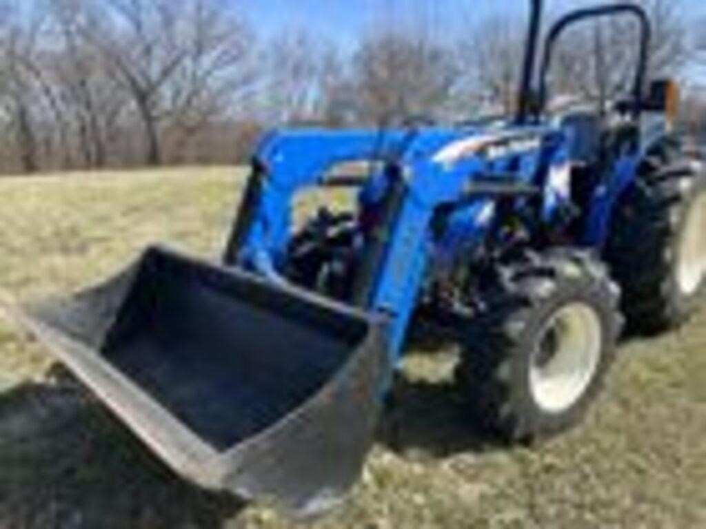 New Holland TN70A FWA w/ 810 TL Loader