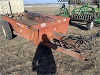 IH 555 manure spreader