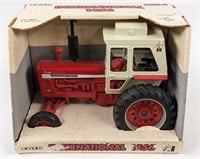 1/16 Ertl International Farmall 1456 Tractor w Cab