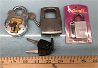 Pad locks w/ keys