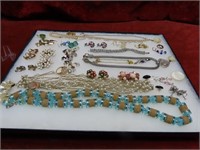 Assorted jewelry lot.