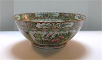 19TH CENTURY CHINESE PORCELAIN ROSE MEDALLION BOWL