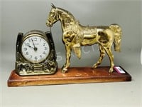 vintage metal horse & horseshoe mantel clock