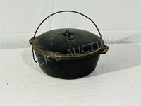 cast iron lidded pot - 10"