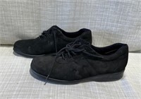 Munro American Black Shoes Size 10