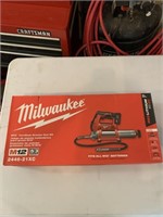 Milwaukee M12 Cordless Grease Gun