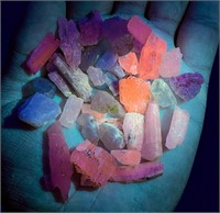 285 CTs Beautiful Under UV Light Kunzite Crystals