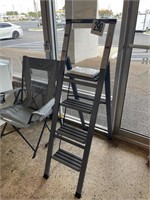 EMPOWER 4 STEP LIGHTWEIGHT ALUMINUM LADDER