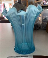 Vintage Sweet Pea Jefferson Heart Swung Vase