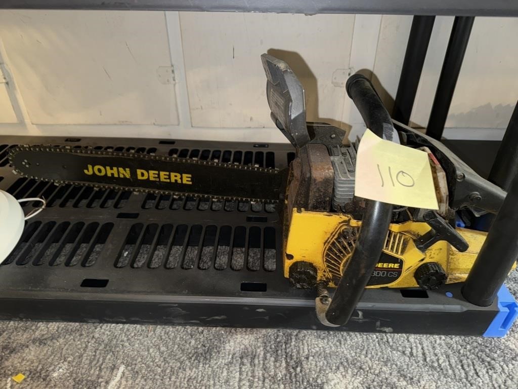 John Deere Chainsaw / not tested