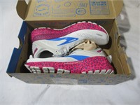 Brooks Adrenaline GTS 22 women's size 7.5 sneakers