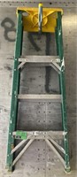 Michigan Fiberglass 4ft Step Ladder