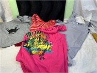 3 TANK TOPS 1 CROP TOP GAP & MORE XL